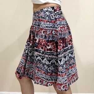 Forever 21 Blue‎ and Red Printings Skirt Medium